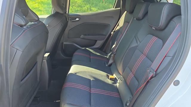 Renault Clio image 2
