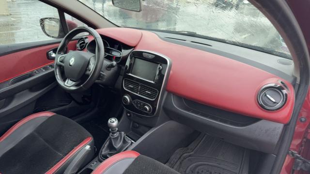 Renault Clio image 2
