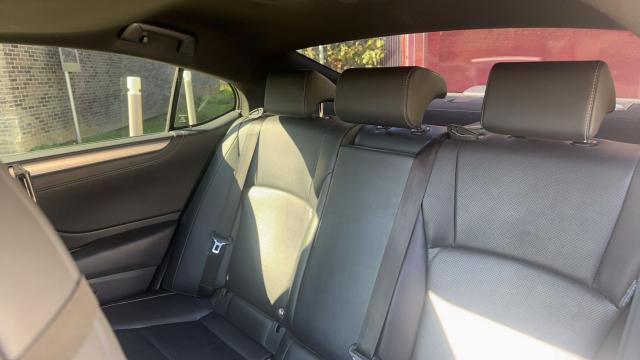 Lexus Es image 8