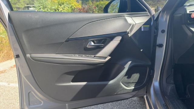 Peugeot 208 image 1