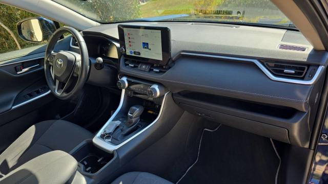Toyota Rav4 image 2