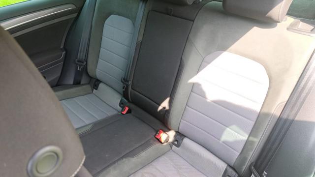 Volkswagen Golf image 9