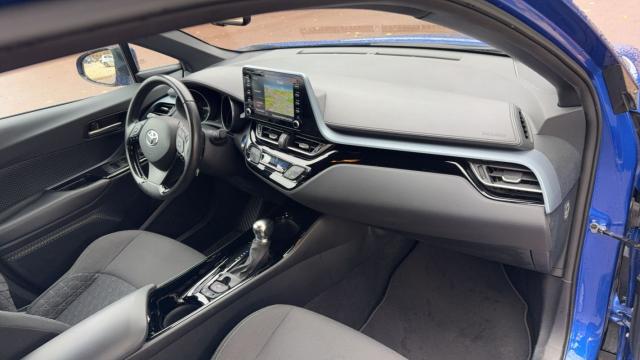 Toyota C-Hr image 1