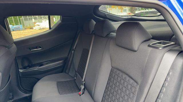 Toyota C-Hr image 9