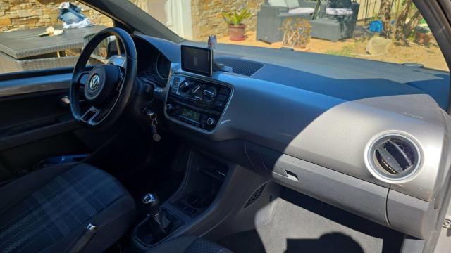 Volkswagen Up! image 6