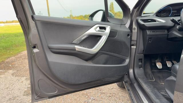 Peugeot 2008 image 1