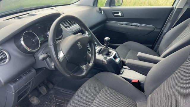 Peugeot 5008 image 9