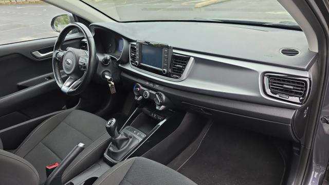Kia Rio image 7