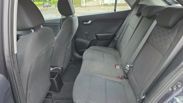 Kia Rio image 4