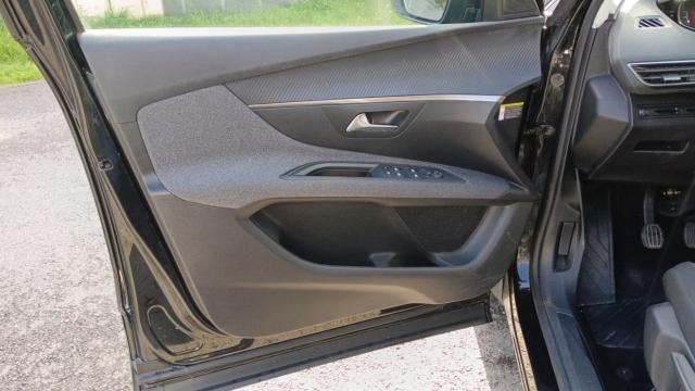 Peugeot 3008 image 3