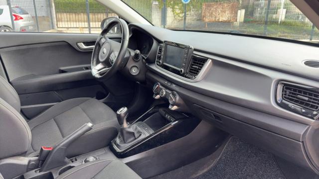 Kia Rio image 8