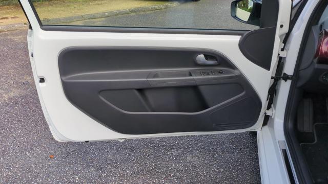 Volkswagen Up! image 1