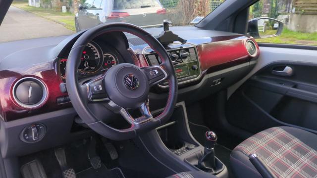 Volkswagen Up! image 5