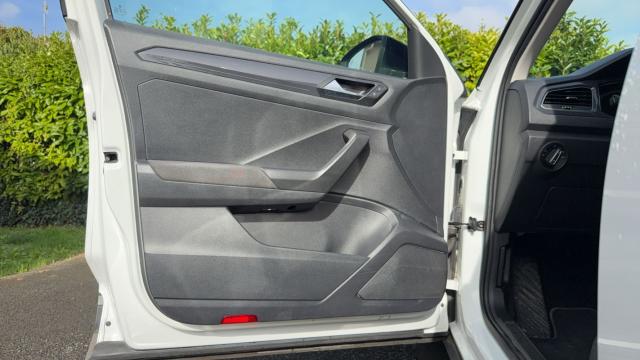 Volkswagen T-Roc image 5