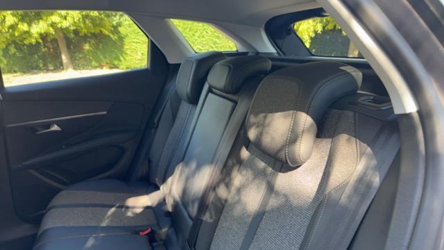 Peugeot 3008 image 2