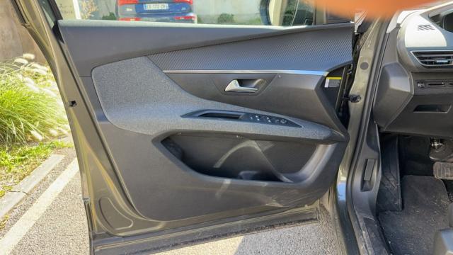 Peugeot 5008 image 1