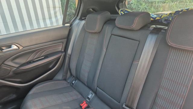 Peugeot 308 image 9