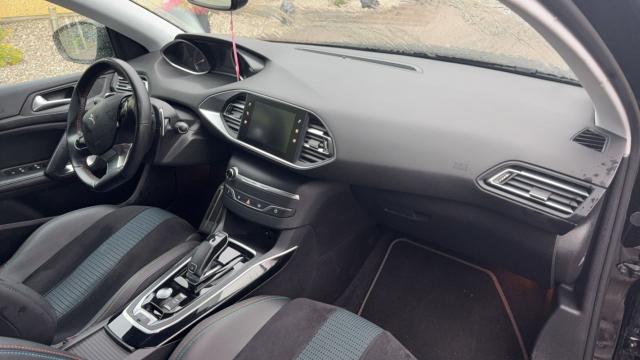 Peugeot 308 image 1