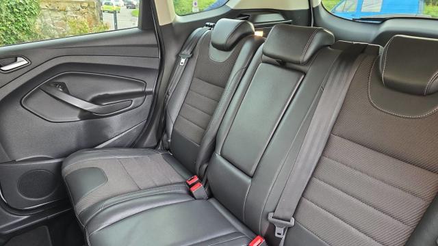 Ford Kuga image 6
