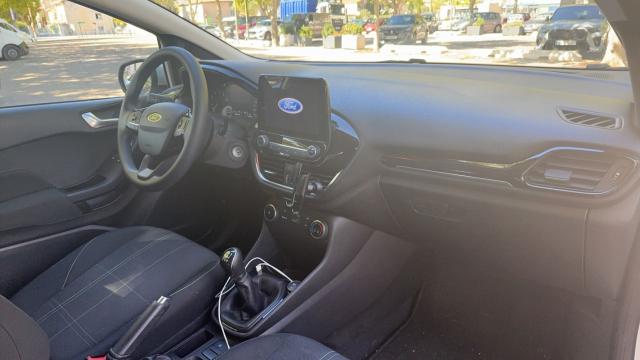 Ford Fiesta image 2