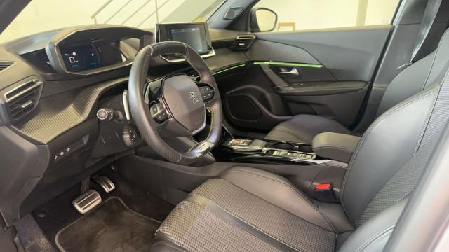 Peugeot 2008 image 2
