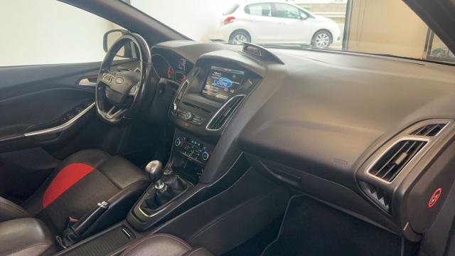 Ford Focus image 9
