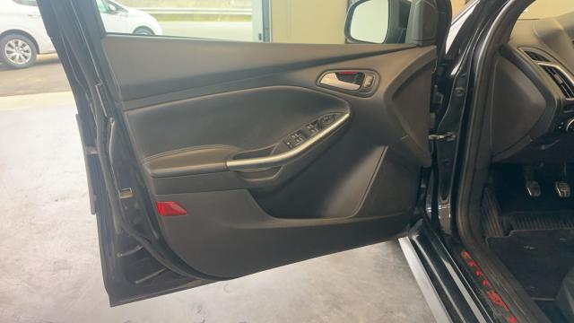 Ford Focus image 2