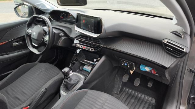 Peugeot 208 image 1