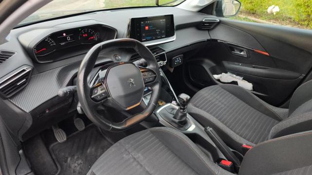 Peugeot 208 image 2
