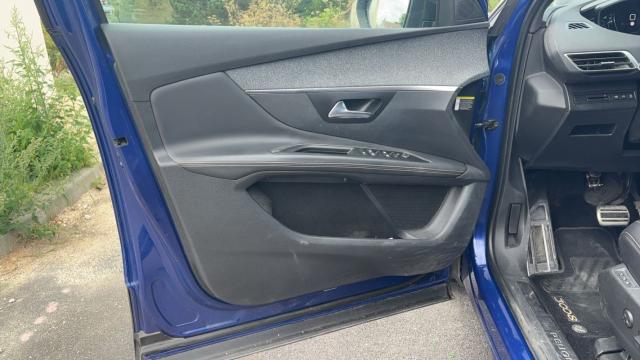 Peugeot 3008 image 3