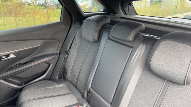 Peugeot 3008 image 2