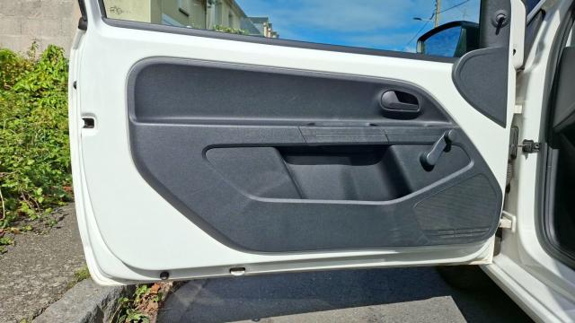 Volkswagen Up! image 3