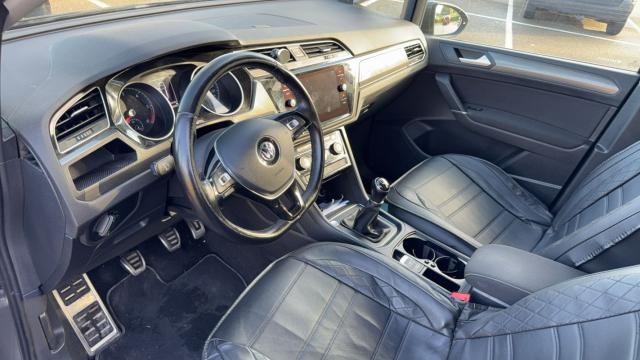 Volkswagen Touran image 1
