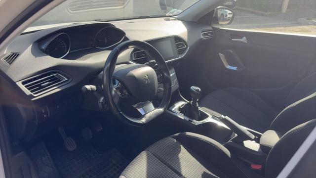 Peugeot 308 image 6