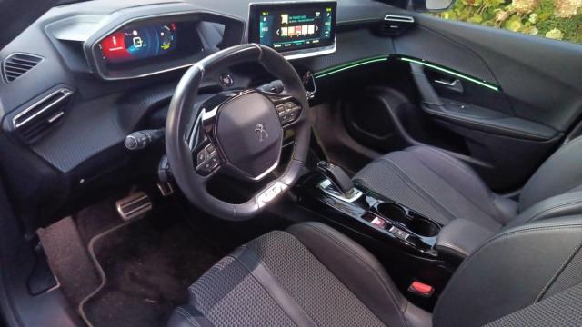 Peugeot 2008 image 9