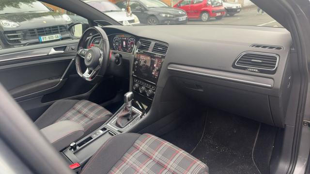 Volkswagen Golf image 8