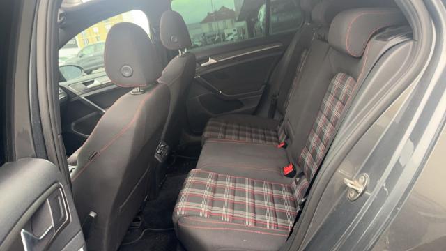 Volkswagen Golf image 6