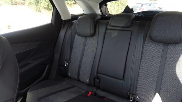 Peugeot 3008 image 8