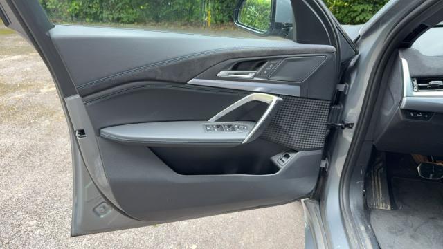 Bmw Ix2 image 3