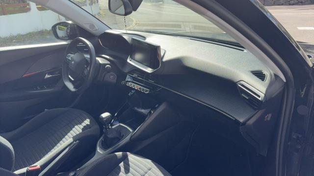 Peugeot 2008 image 8