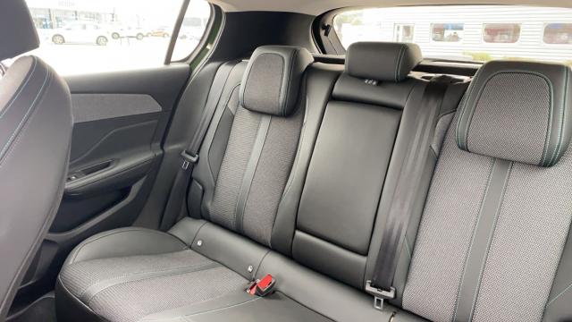 Peugeot 308 image 1