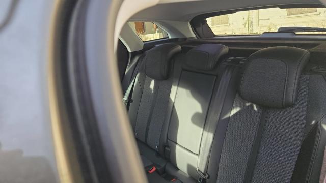 Peugeot 3008 image 8