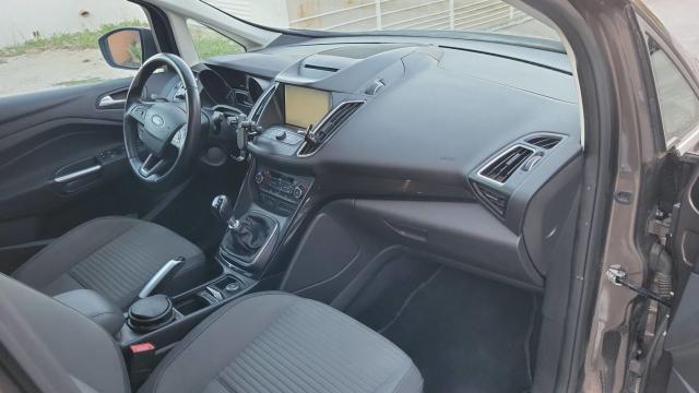 Ford C-Max image 9