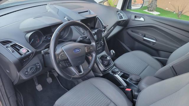 Ford C-Max image 8