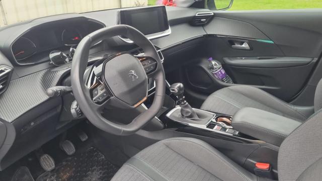 Peugeot 208 image 1