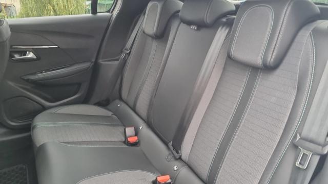 Peugeot 208 image 7
