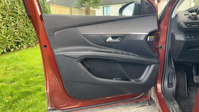 Peugeot 5008 image 8