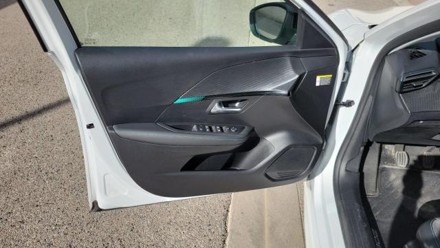 Peugeot 208 image 9