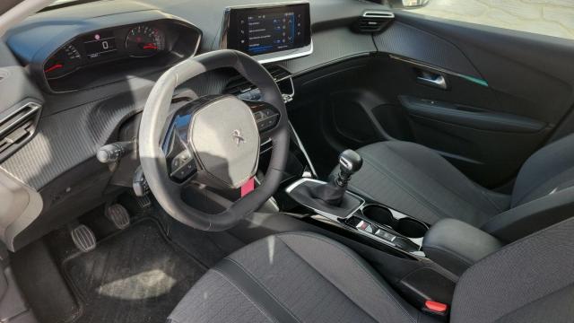Peugeot 208 image 2