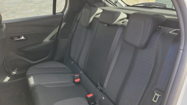 Peugeot 208 image 3